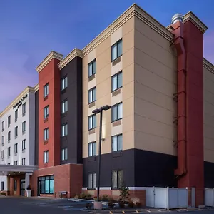 Hotel Fairfield & By Marriott Staten Island